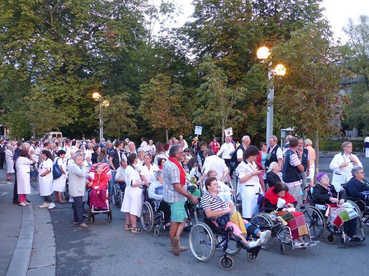 Lourdes2015_procession-mariale 5