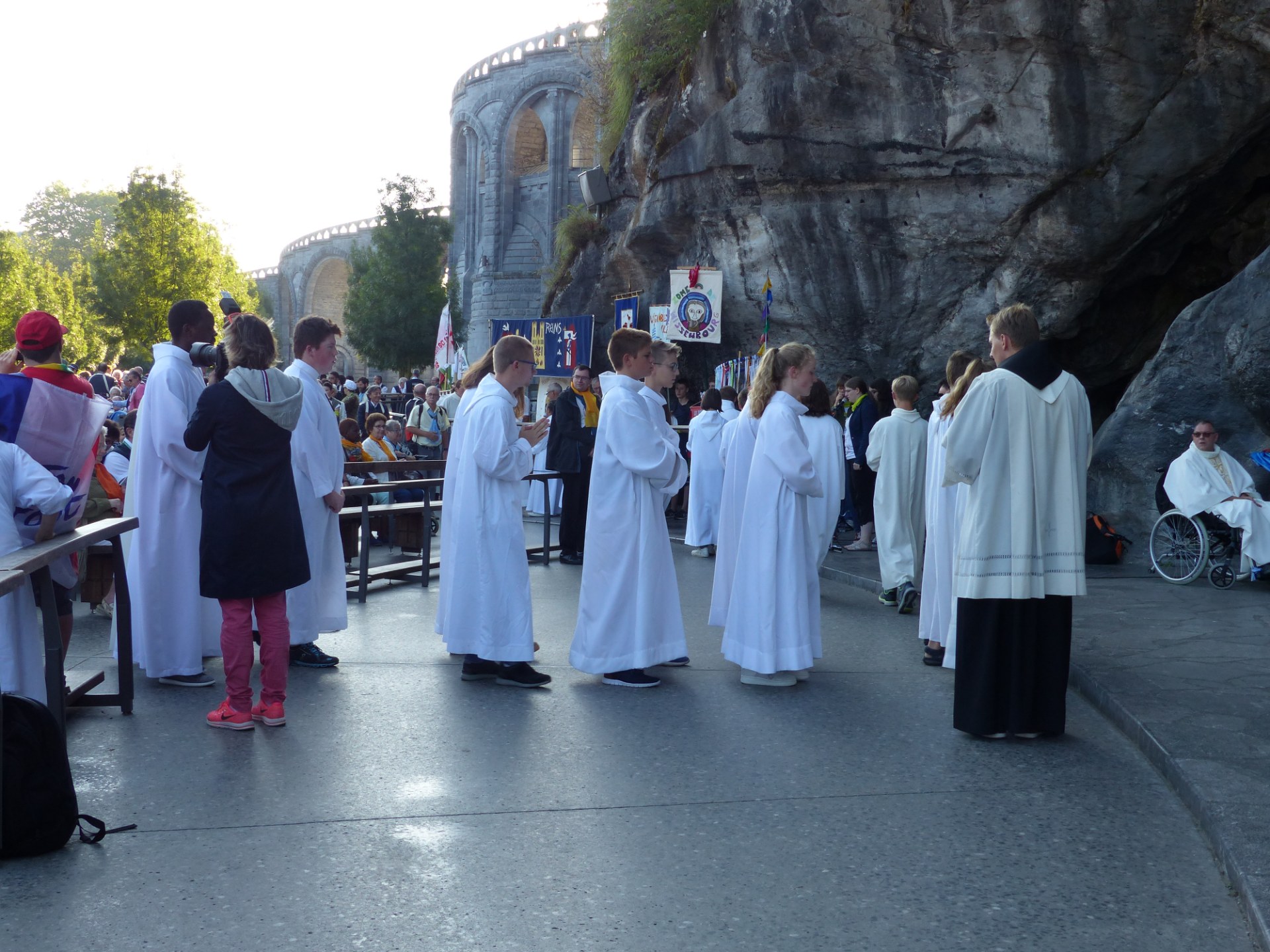 Lourdes2018-photos messe grotte (25)