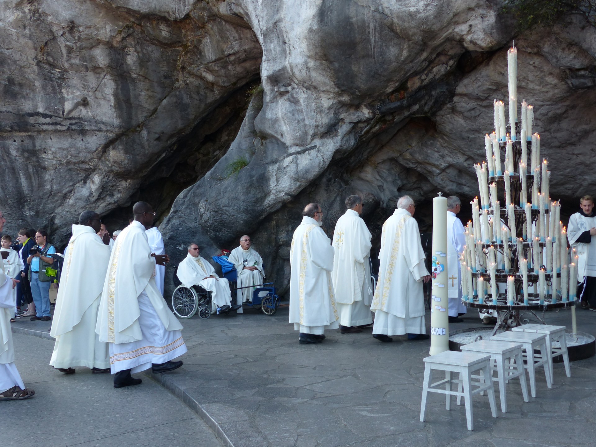 Lourdes2018-photos messe grotte (27)