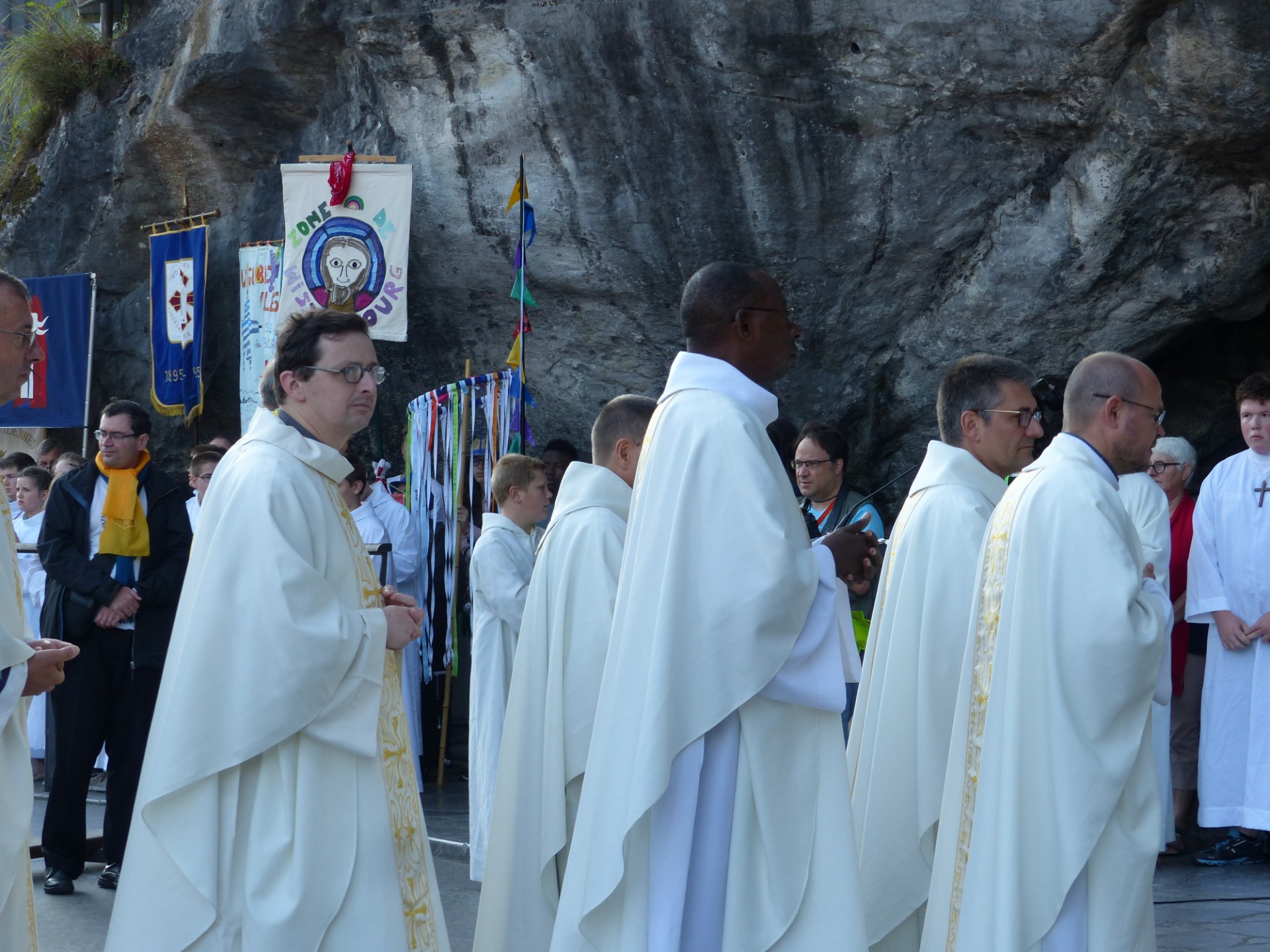 Lourdes2018-photos messe grotte (28)
