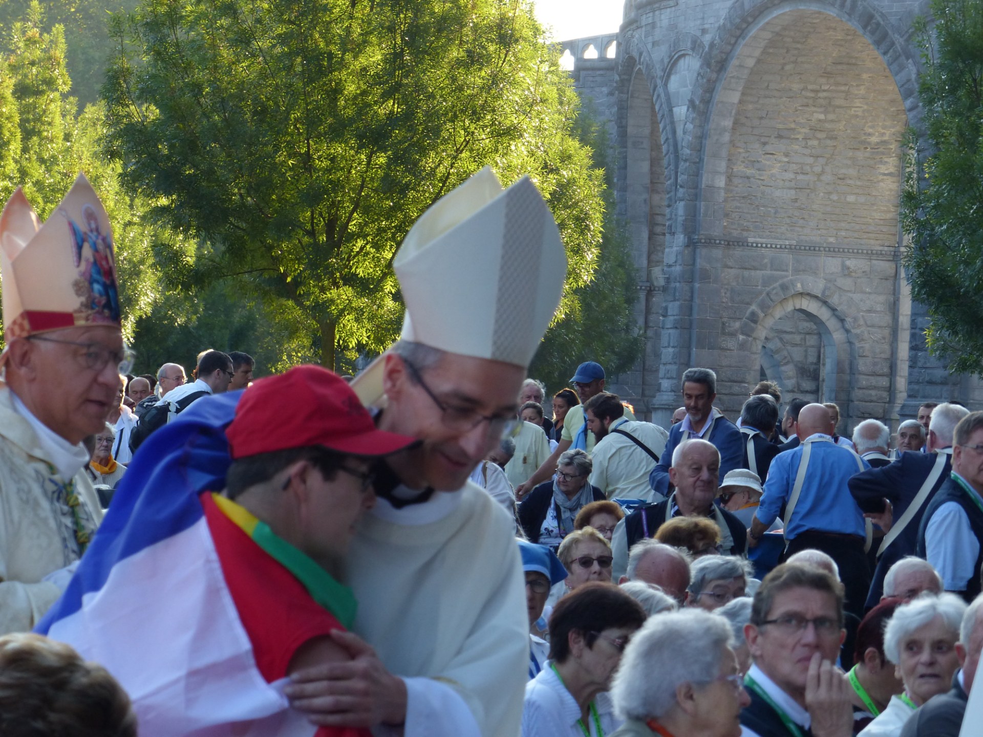 Lourdes2018-photos messe grotte (31)