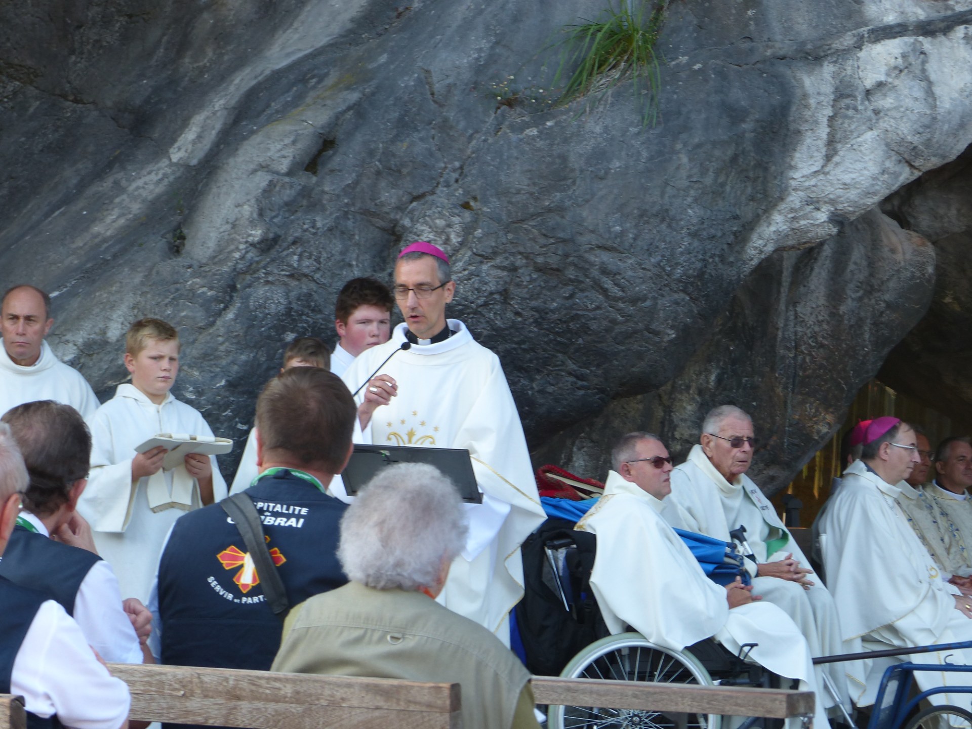 Lourdes2018-photos messe grotte (43)