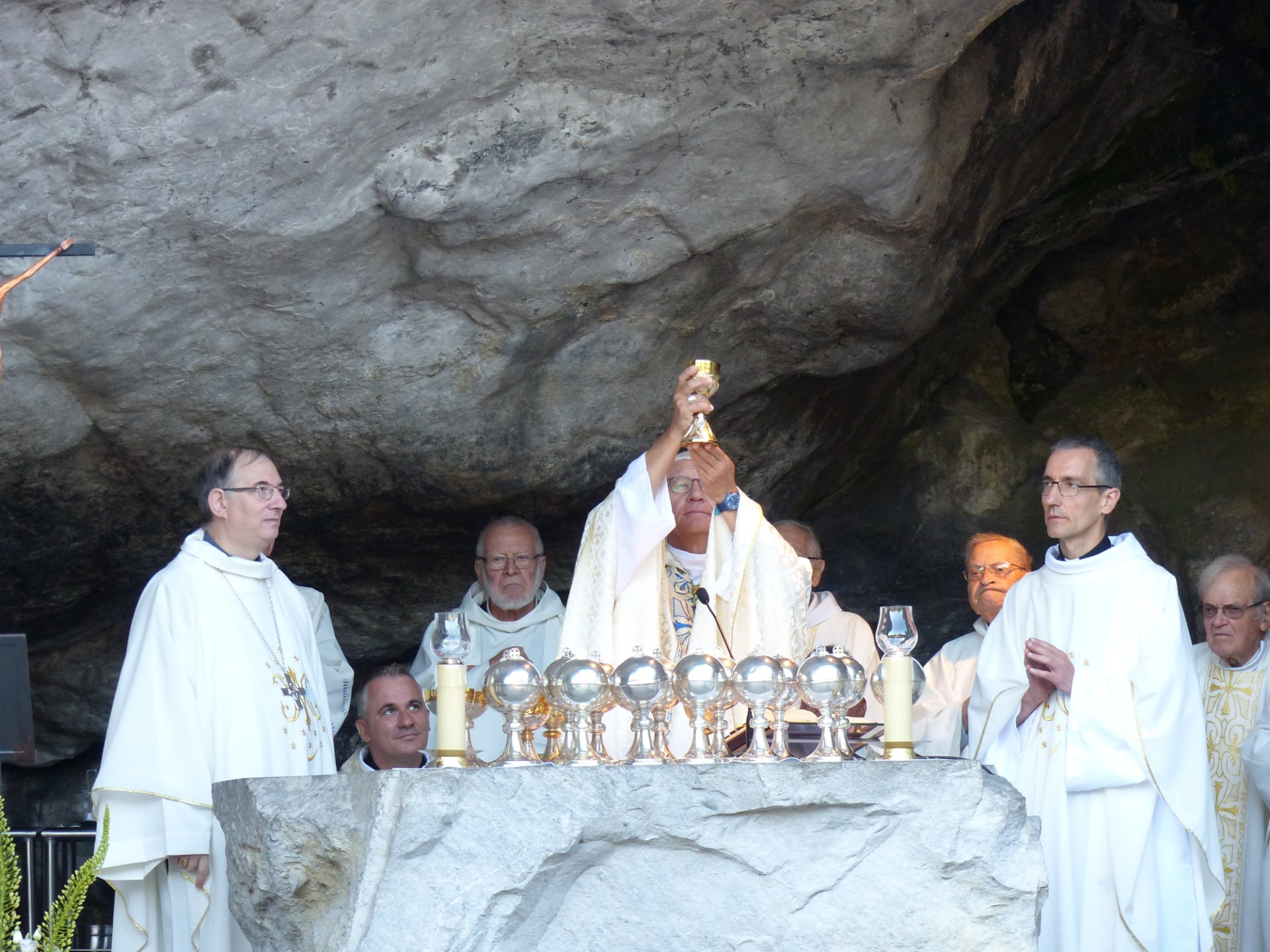 Lourdes2018-photos messe grotte (60)