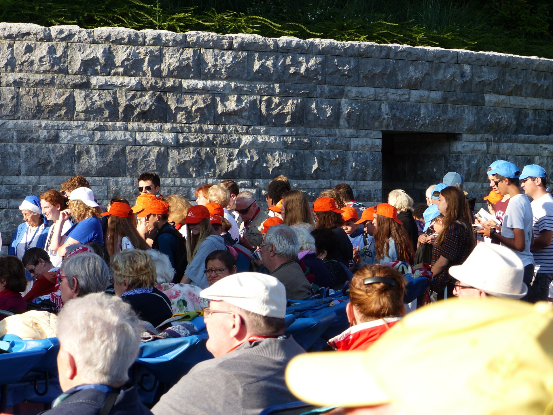 Lourdes2018-photos messe grotte (65)
