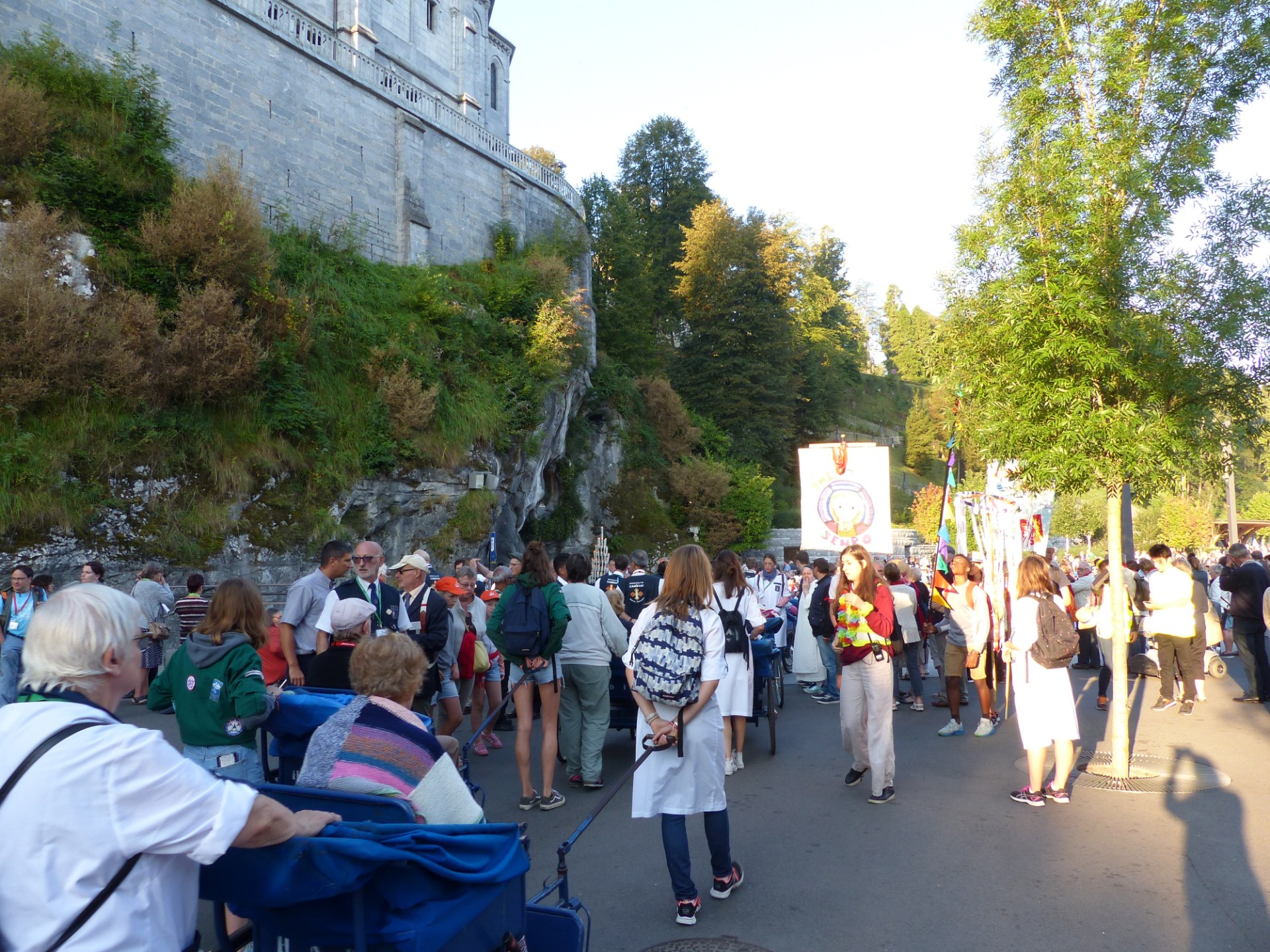 Lourdes2018-photos messe grotte (6)
