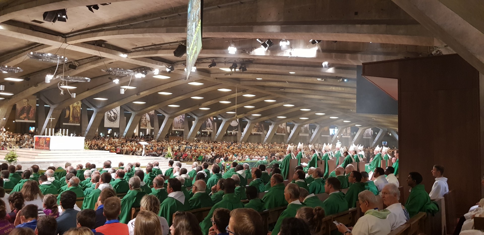 Lourdes2018-photos messe internat (5)