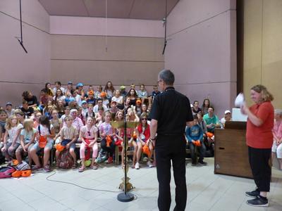 Lourdes2018-photos Mgr Dollmann rencontre les jeun