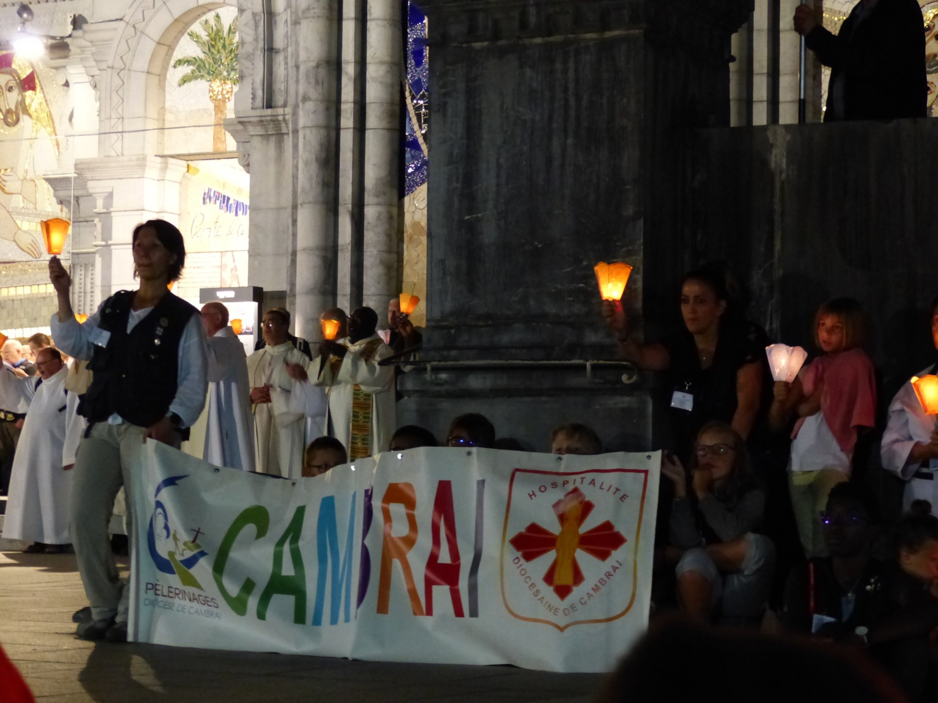 Lourdes2018-photos procession flambeaux 2 (13)