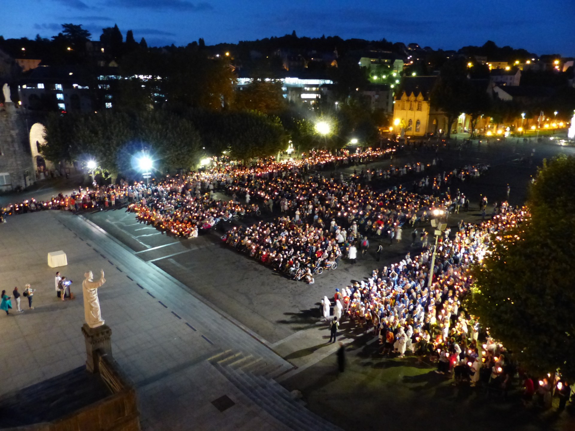 Lourdes2018-photos procession flambeaux 2 (2)