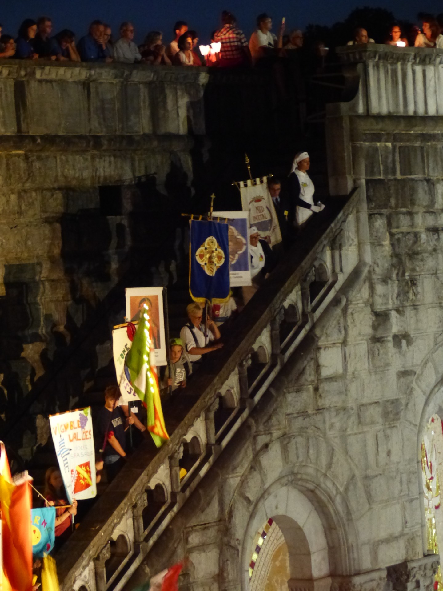 Lourdes2018-photos procession flambeaux 2 (9)
