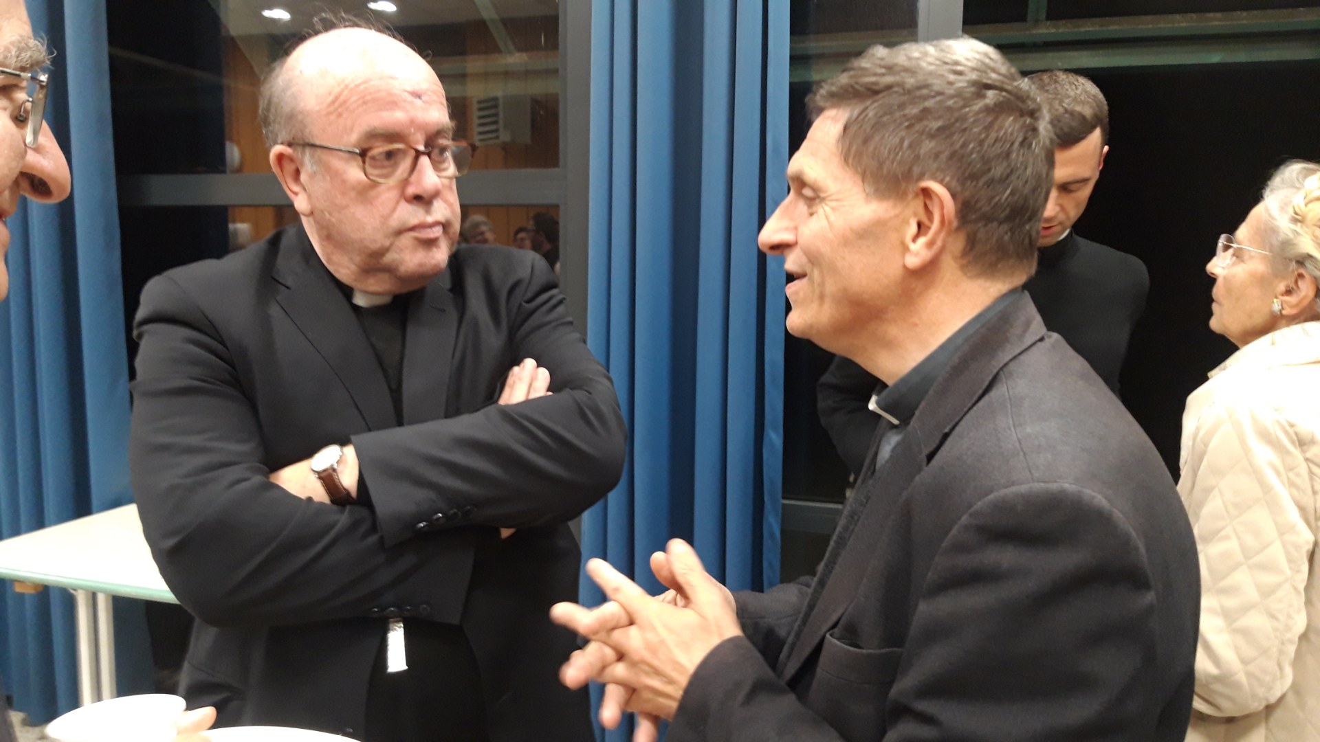 Mgr Bertrand et le doyen Descarpentries.