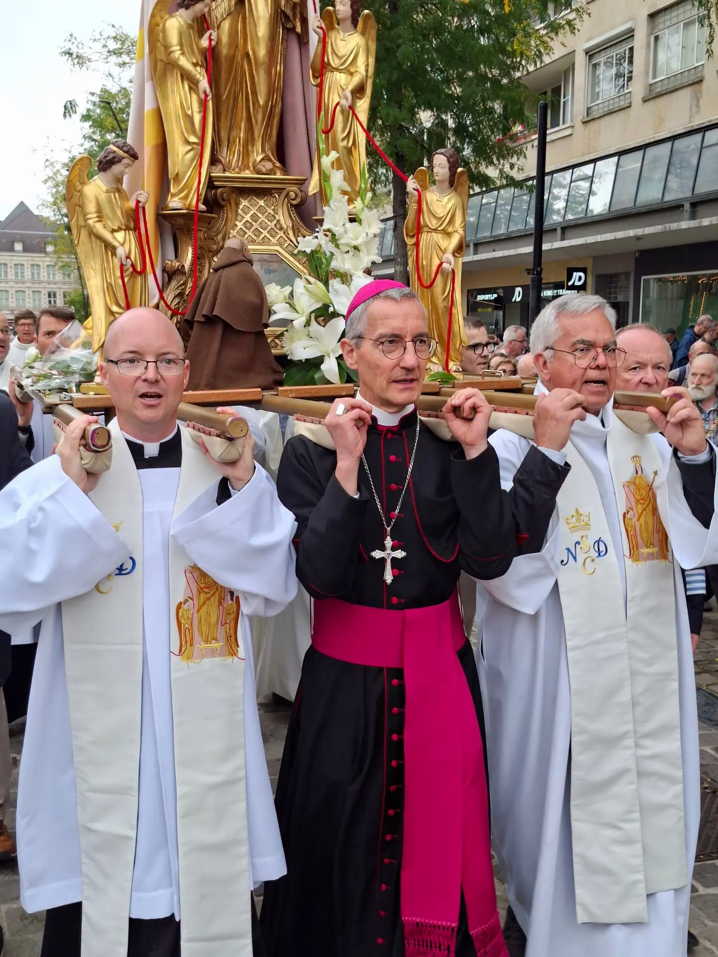 Mgr et ND du Saint-Cordon