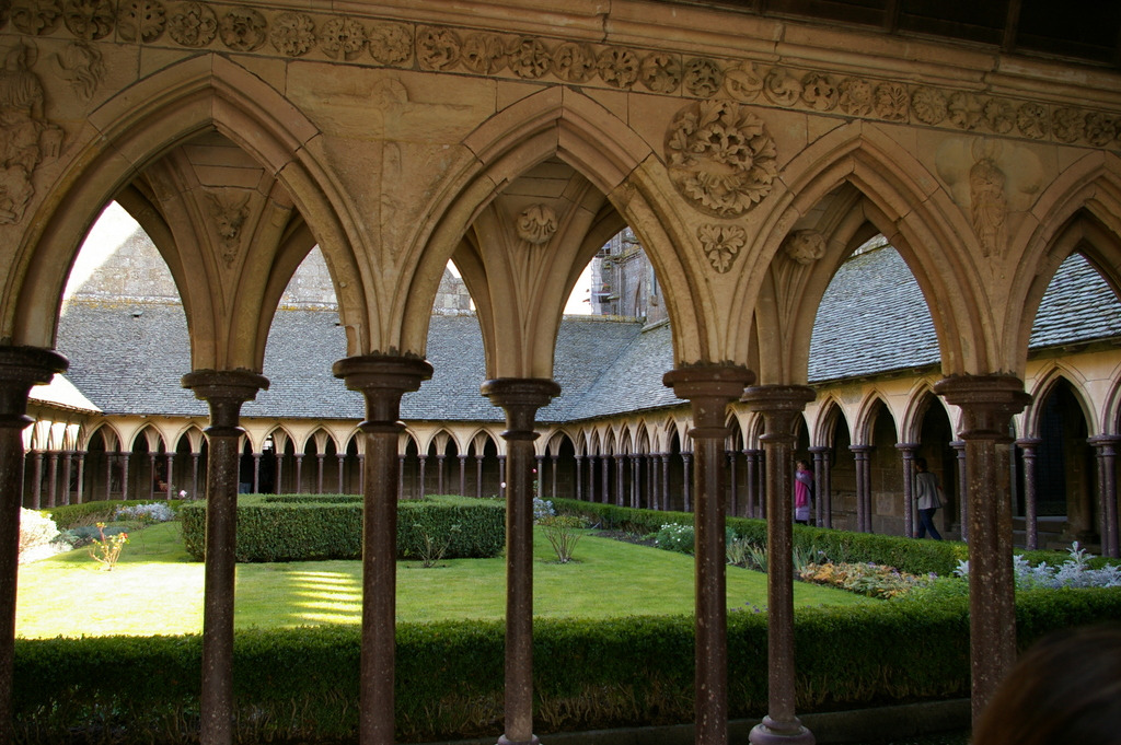 Mont-Saint-Michel_Cloitre-de-l-Abbaye