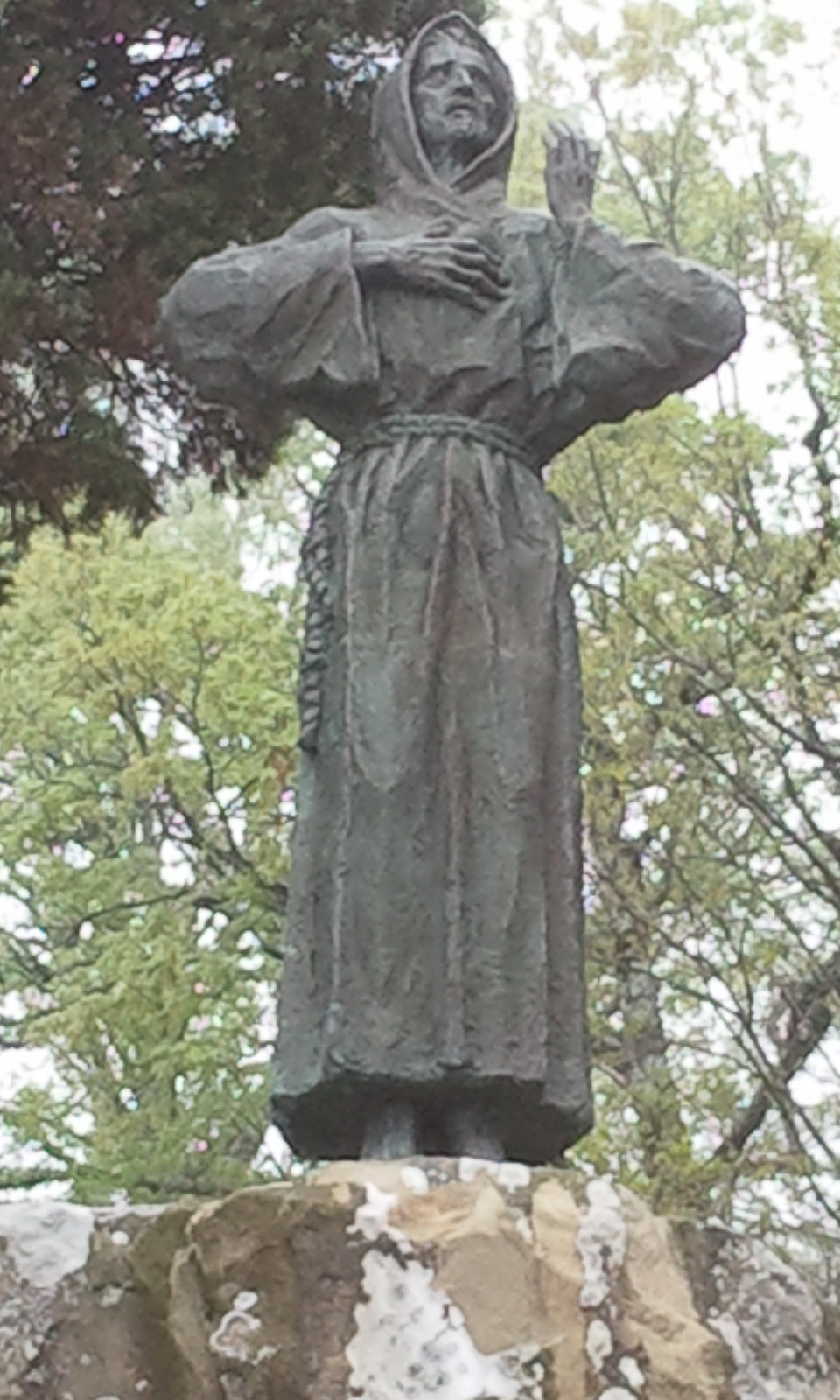 Monte Casale Statue St François