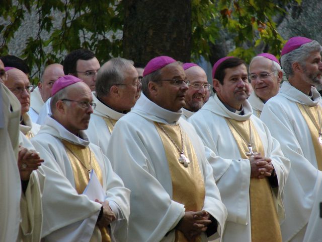 De nombreux évêques étaient présents