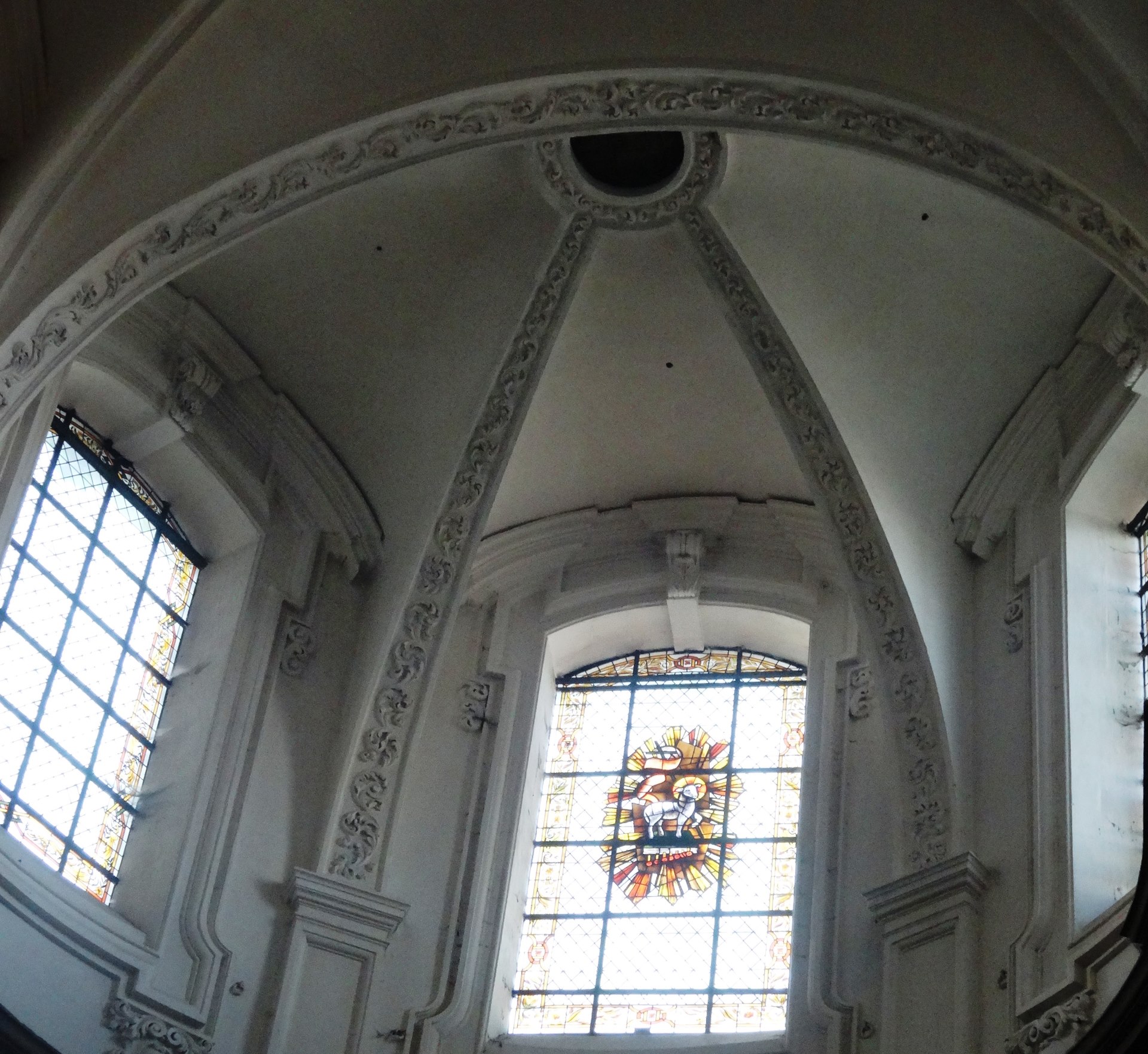 vitrail de l'agneau, chapelle du St Sépulcre
