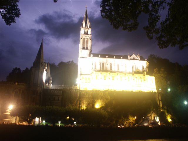 Un orage s'abat sur Lourdes