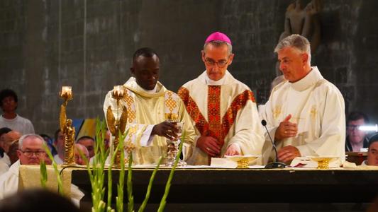 Ordination Richard Akame - Copyright : Hubert Mayo