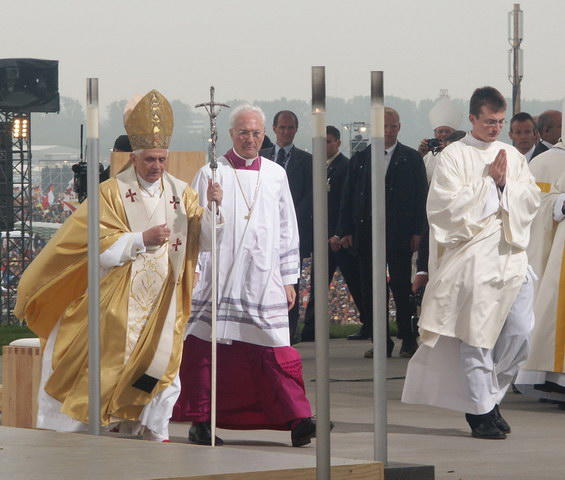 Le Pape vient rencontrer les jeunes