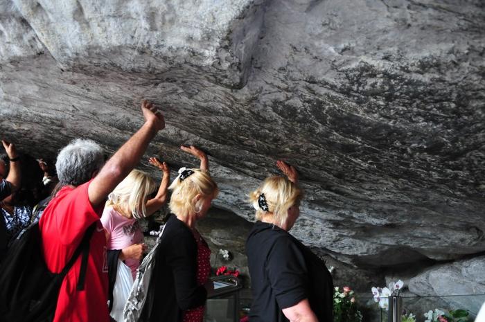 Passage à la grotte