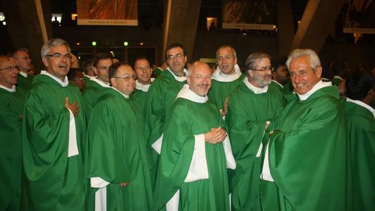 Des prêtres de notre diocèse lors de la messe internationale