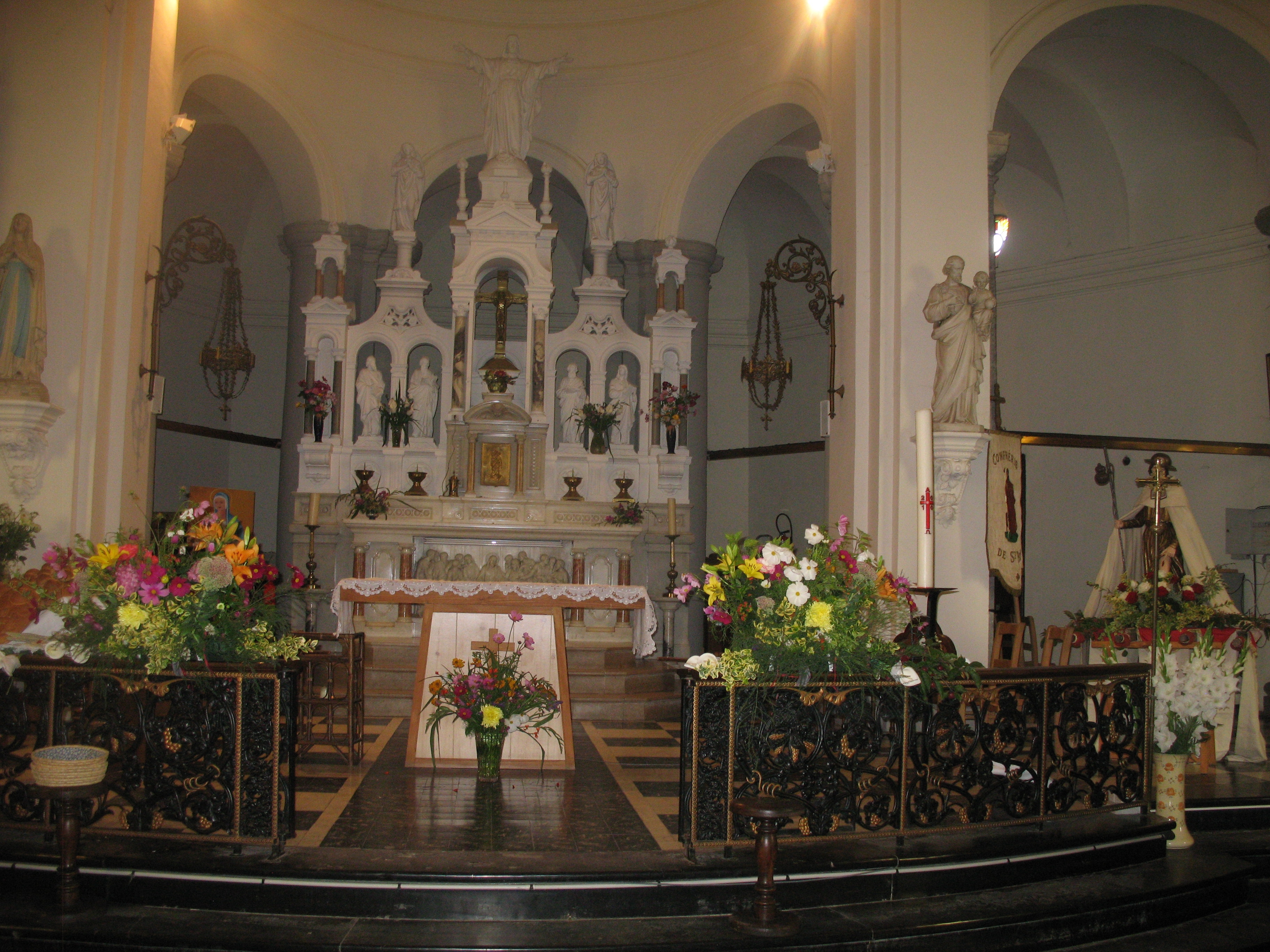 La messe a été célébrée dans l'église St Amand d'Hergnies