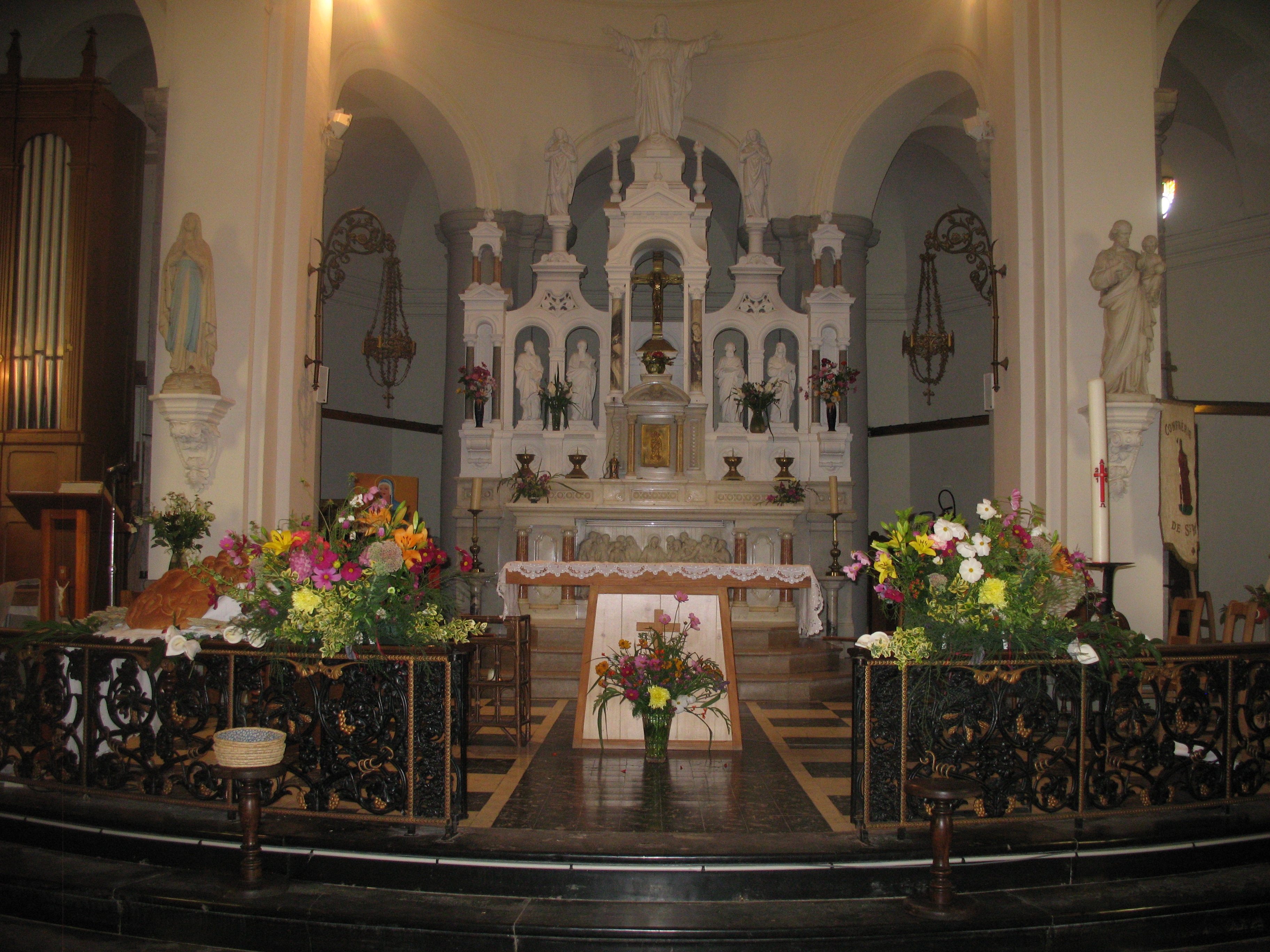 La messe a été célébrée dans l'église St Amand d'Hergnies