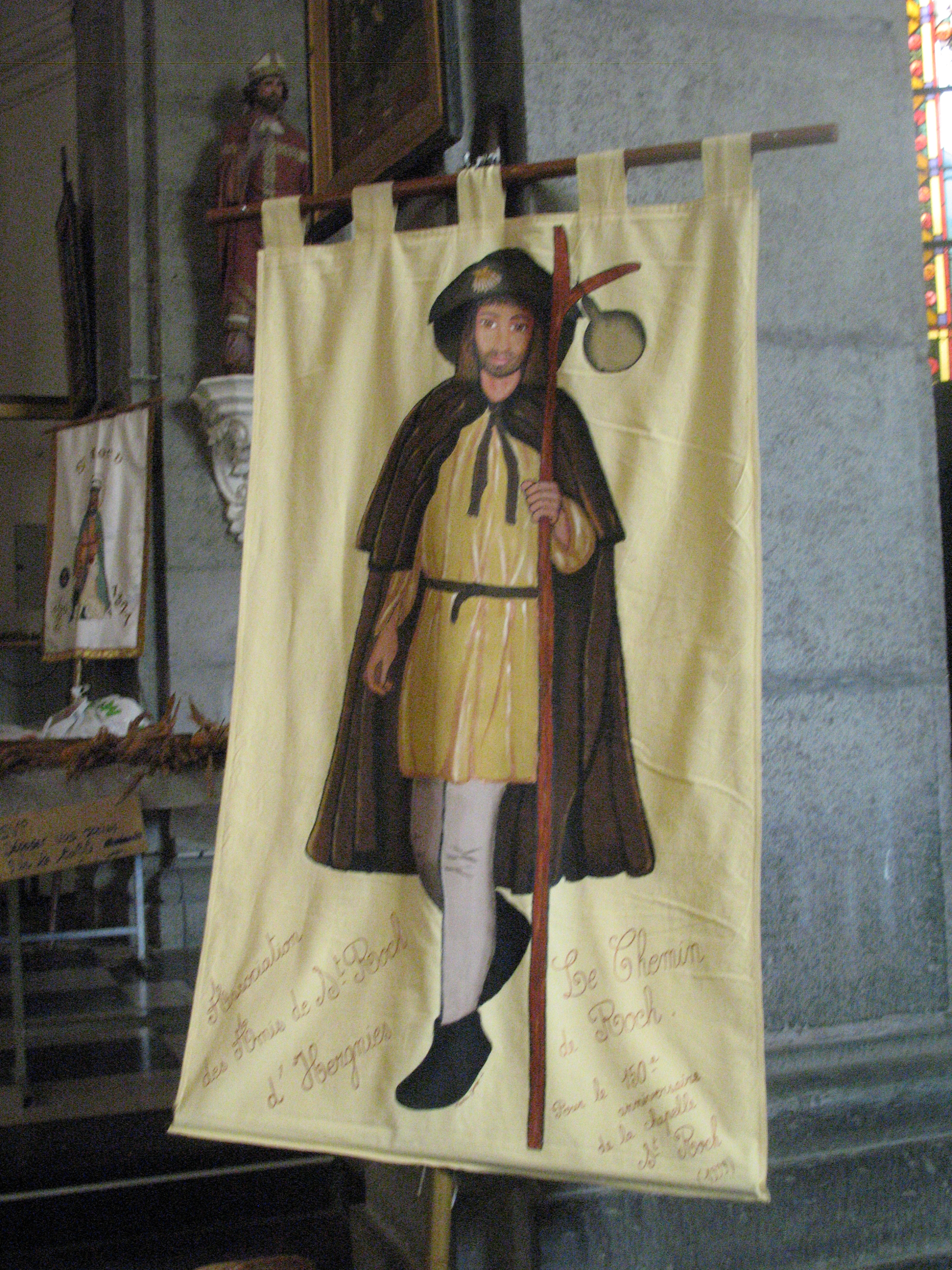 La bannière de St Roch est prête pour la procession