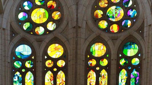 Pixabay Vitrail Sagrada familia copie