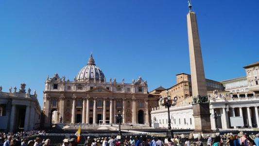 Place-Saint-Pierre-Vatican-Obelisque-640x426