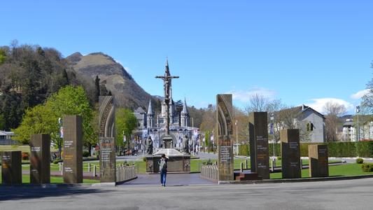 portesainte lourdes 4