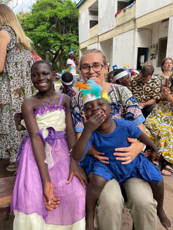 PORTRAIT clementine fete fin sejour togo