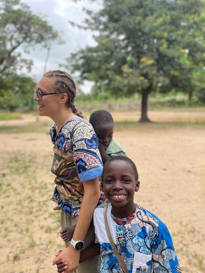 Portrait tenue togo 26 07 31