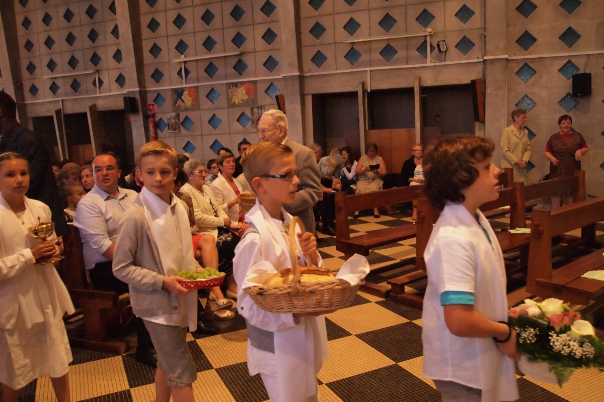 Premiere des communions Juin 2015 (71)