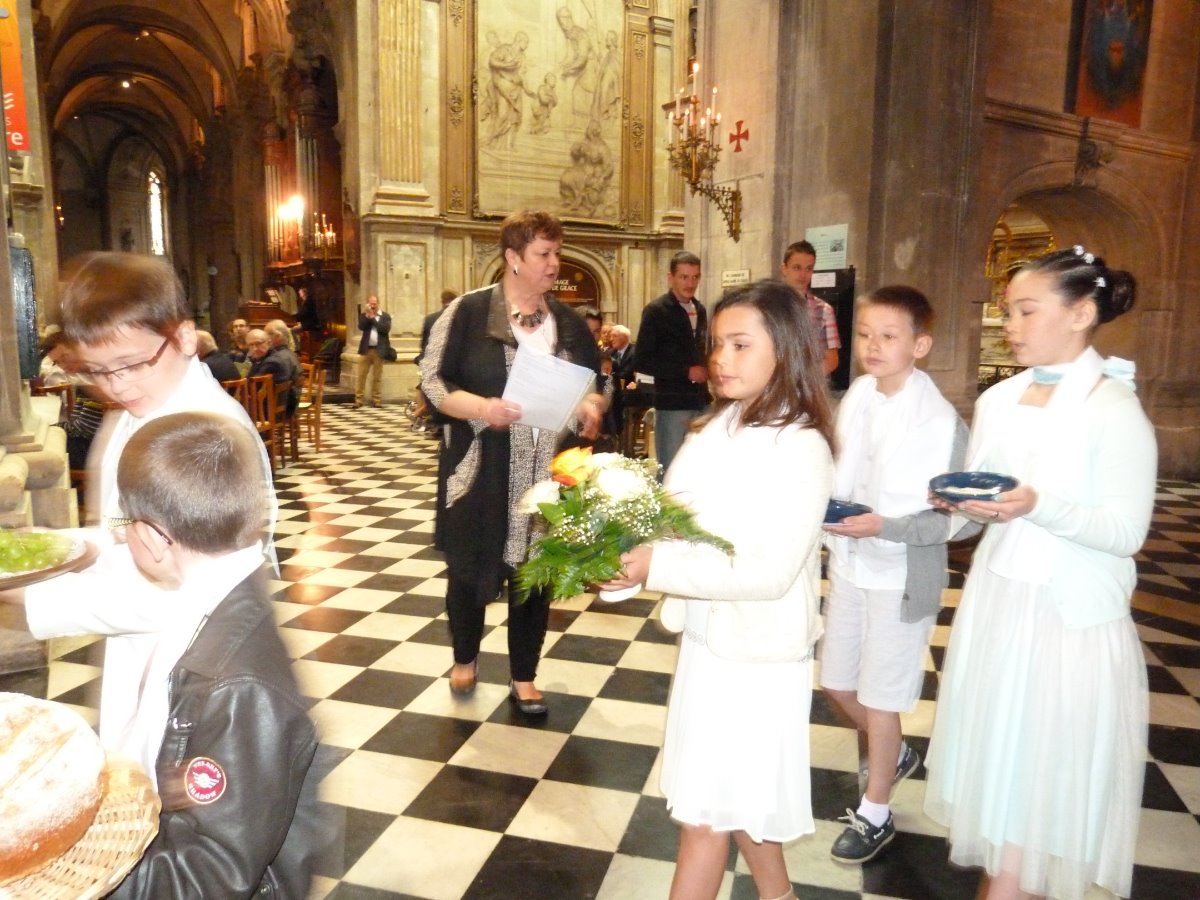 premieres communion st francois et cathedrale 060