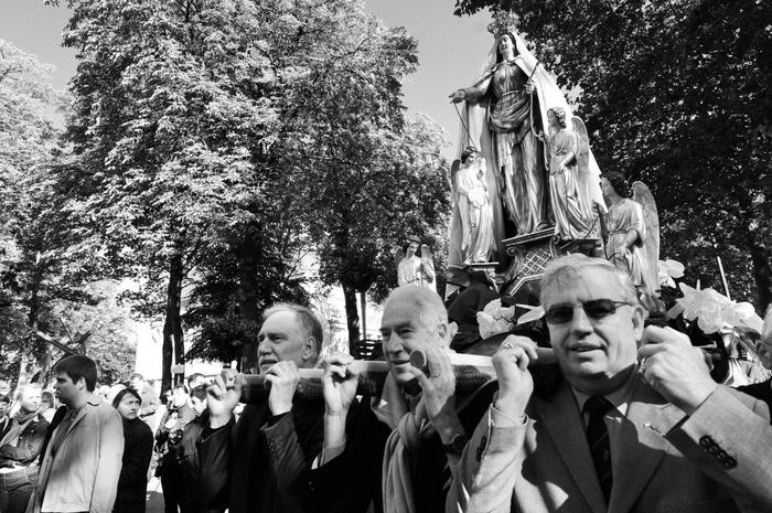 Procession avec les autorités civiles