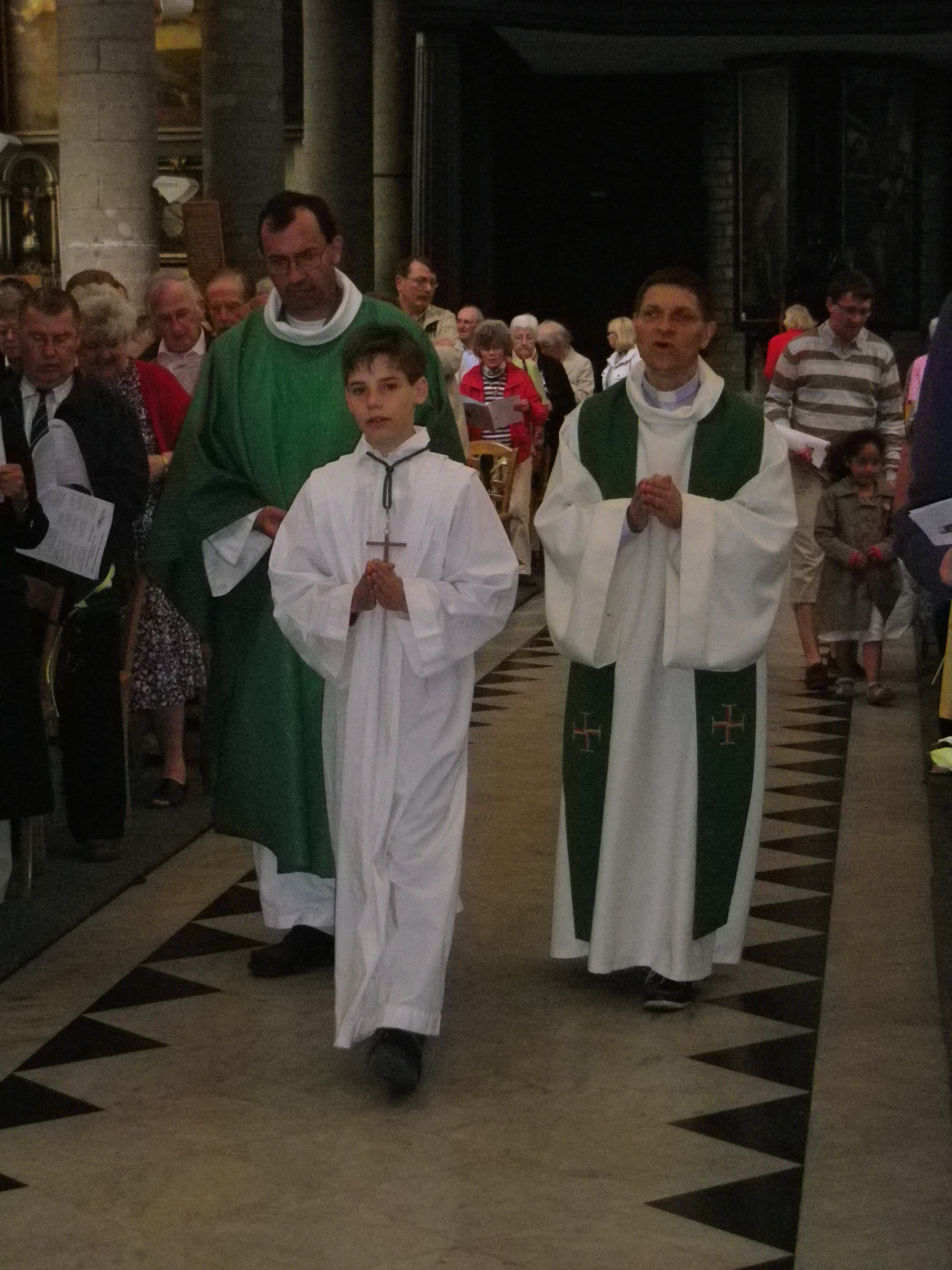 La messe, célébrée par le P. Y. Matthieu, a été concélébrée par le P. Bernard Descarpentries