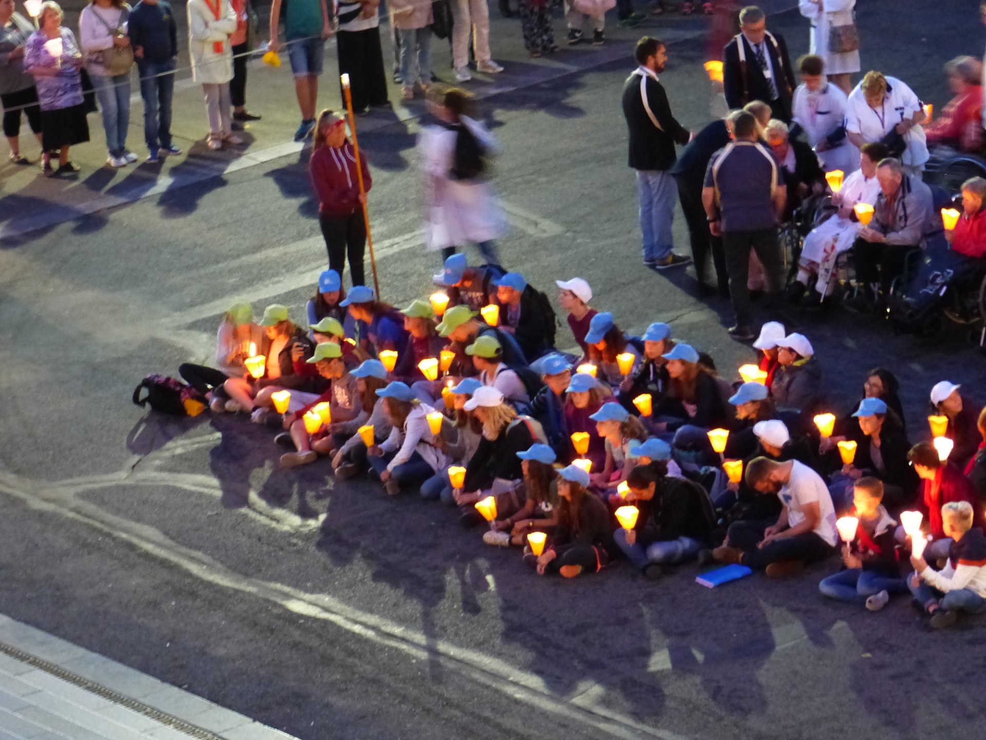 procession-flambeaux-lourdes-20.08.2019 27