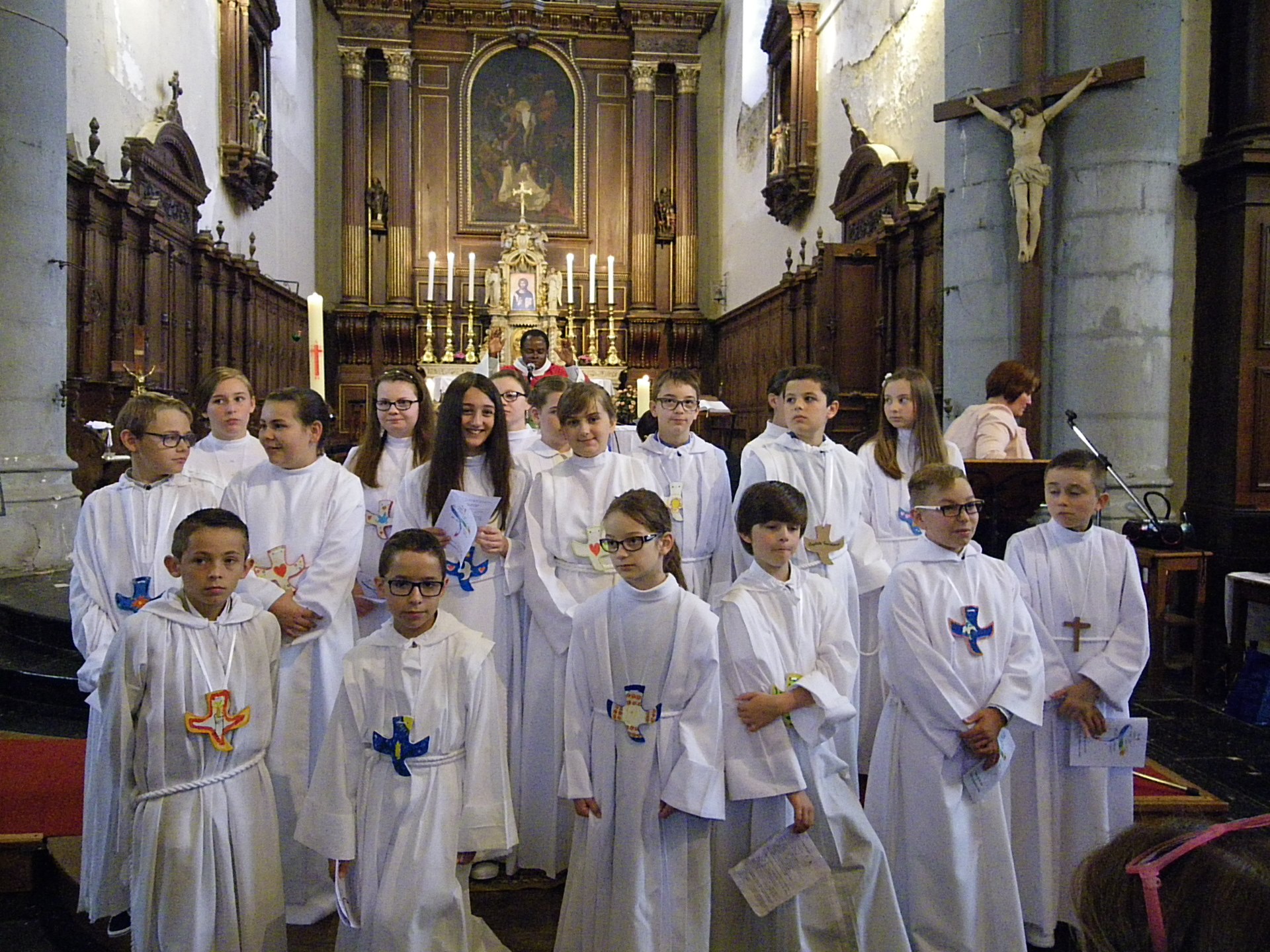 1ères communions et profession de Foi dans notre paroisse - Image Profession De Foi Catholique Gratuite