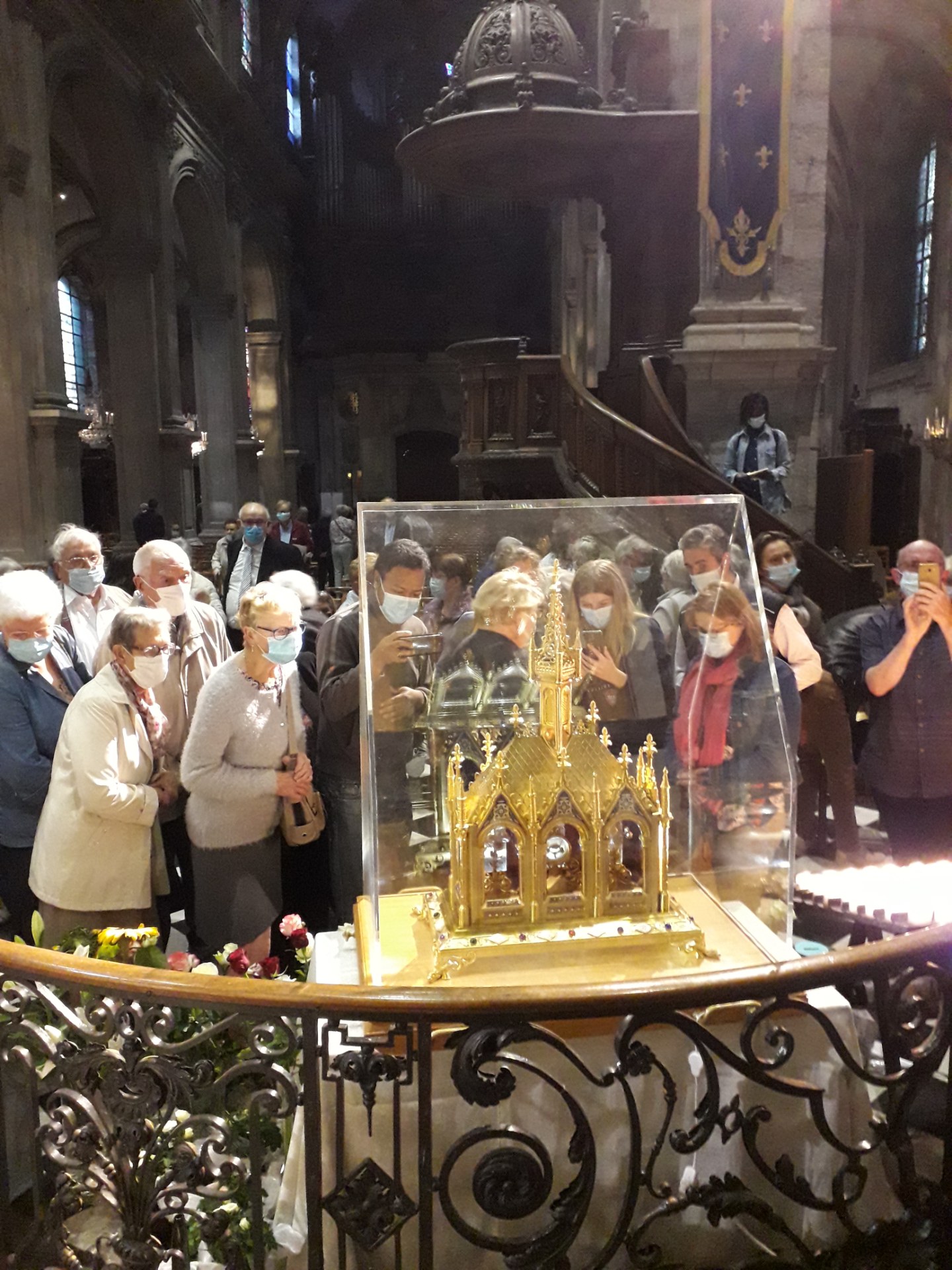 Reliques Ste Thérèse  Cath 2021 09 21 (26)