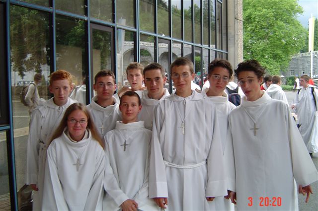 Servants d'autel à Lourdes