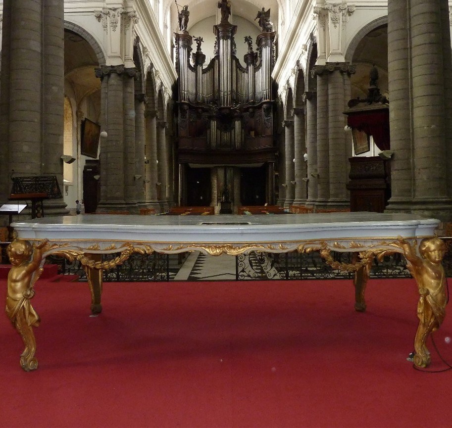 St-Pierre-Douai-autel
