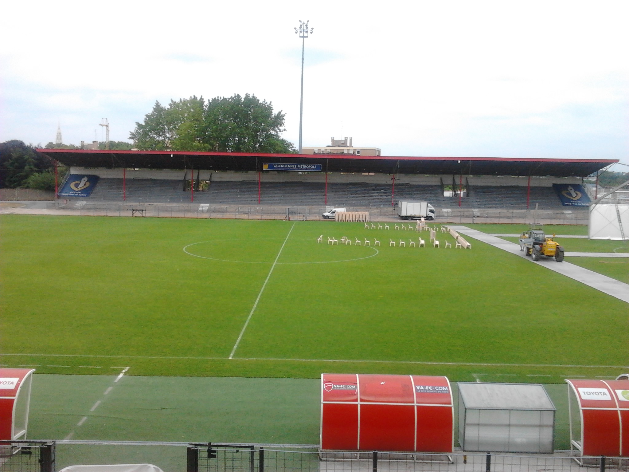 Tribune de fer