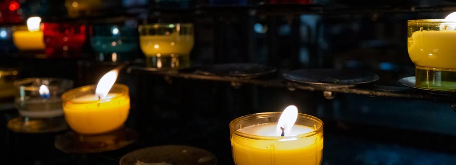 view-candles-notredamedefourviere-basilica-lyon