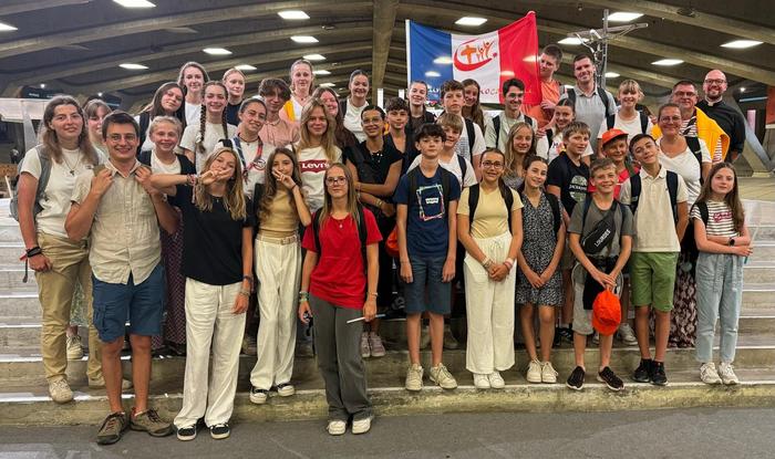 Photo groupe Pélé Jeunes Lourdes 2024